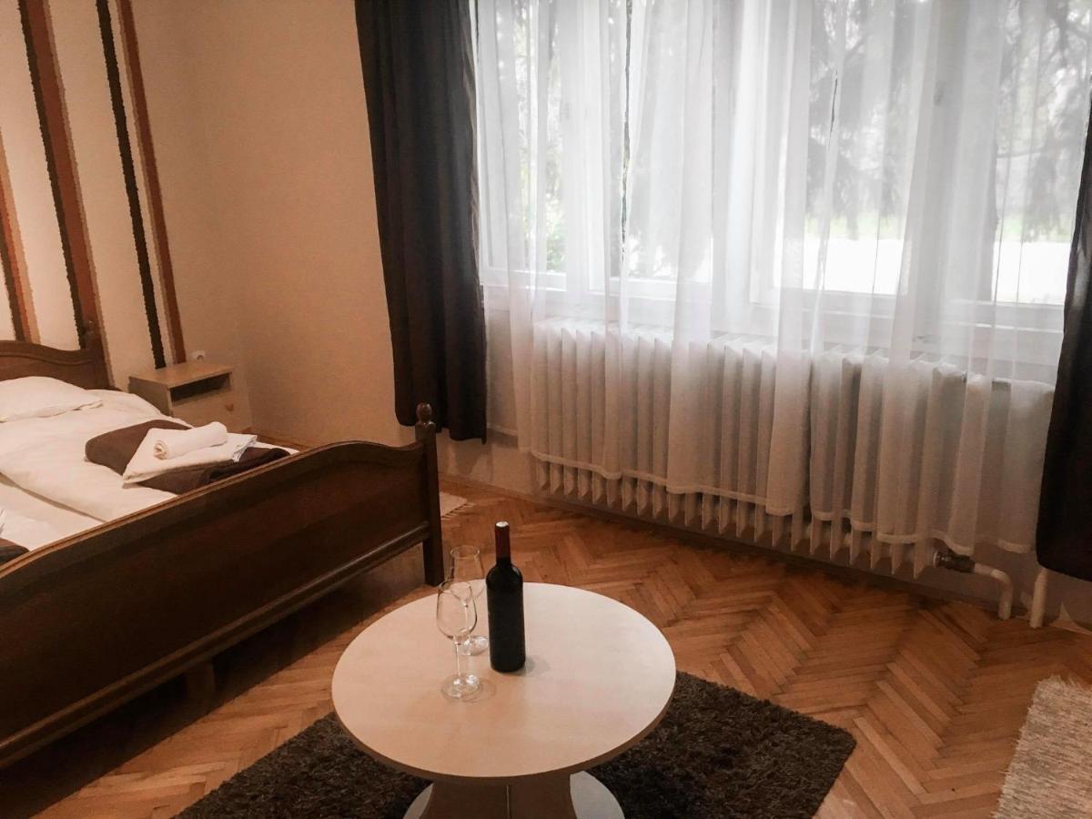 Tompos Vendégház és pince Villány Exterior foto